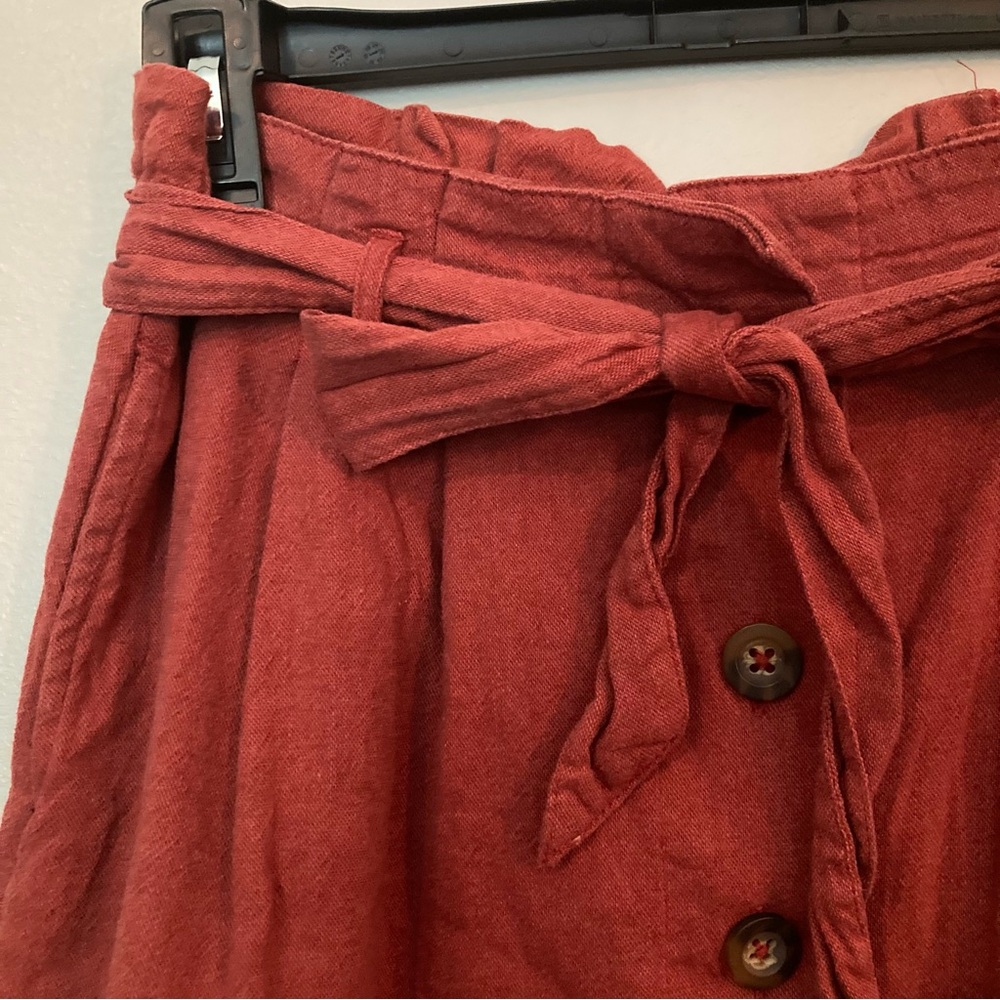4/$10 - Hollister Ultra High-Rise Paper Bag Skirt - Picture 3 of 11